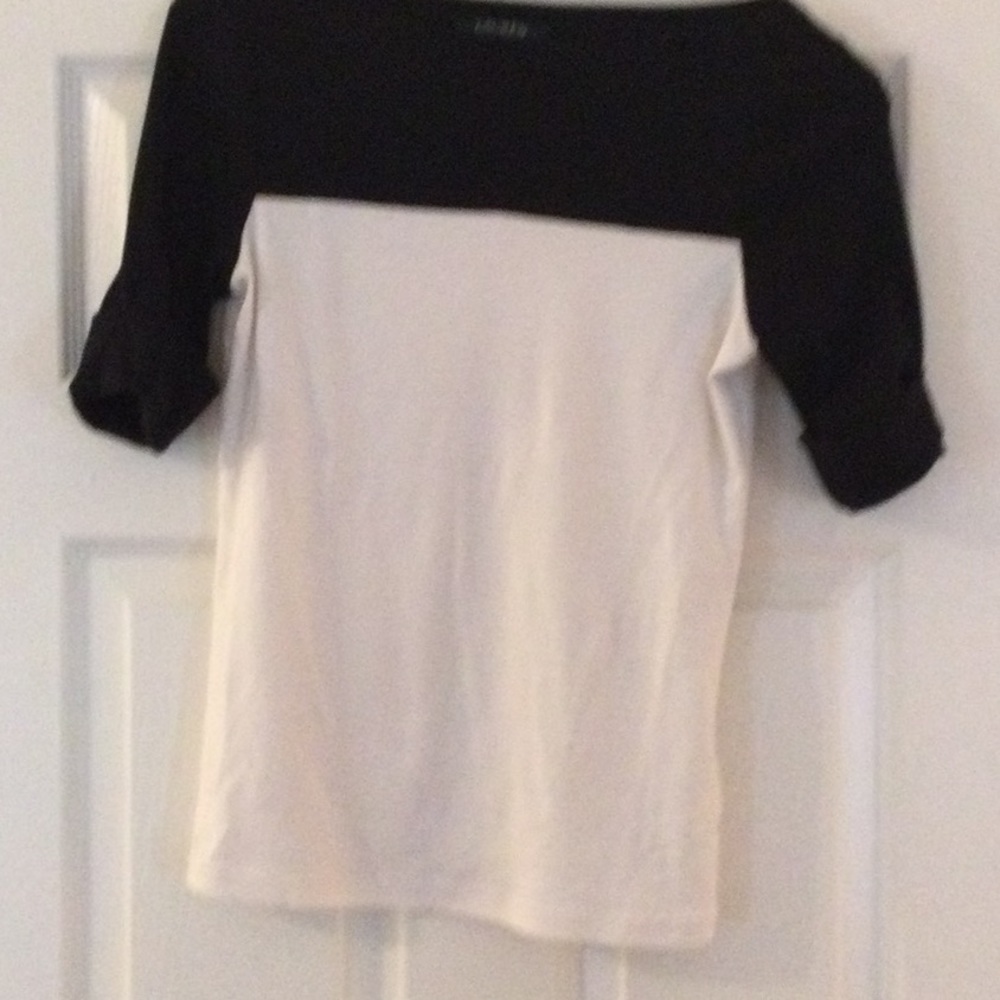 Short sleeve top
